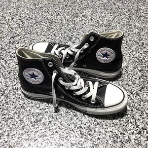 Converse ✦ Leather Chuck Taylor All Star High Top Unisex Shoes (5.5)